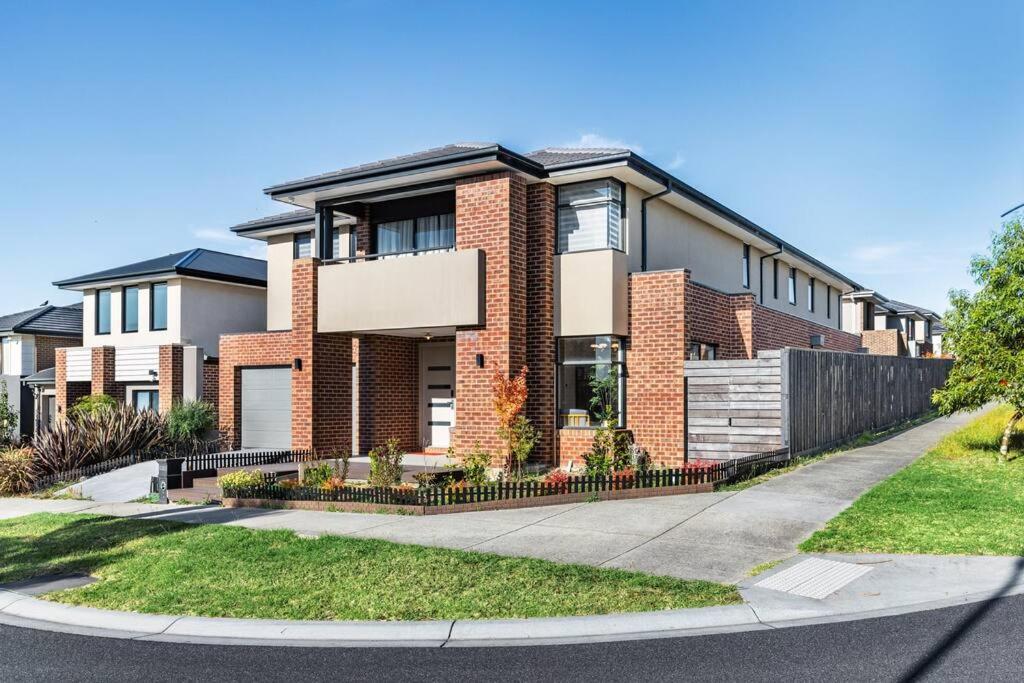 Entire Luxury House In Wantirna South Villa Exterior photo